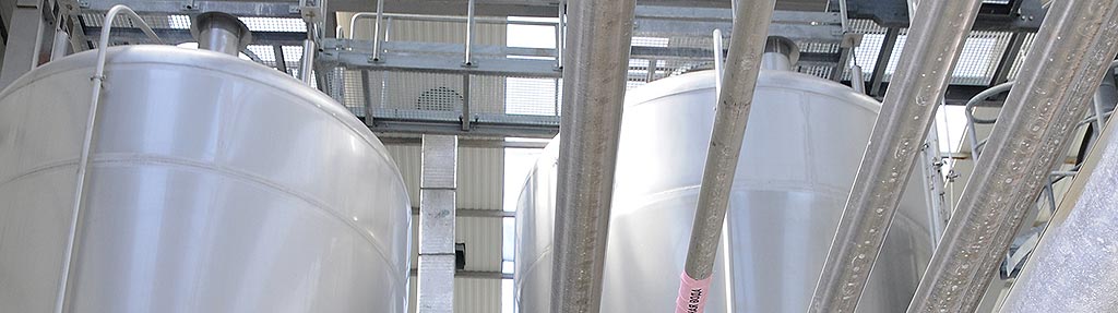 Capacidade de produção mensal de 5 mil m2 de borracha.